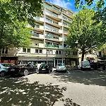 Appartement A Annecy Avec Balcon, Garage, Proche Centre Historique Et Lac - Fr-1-432-49